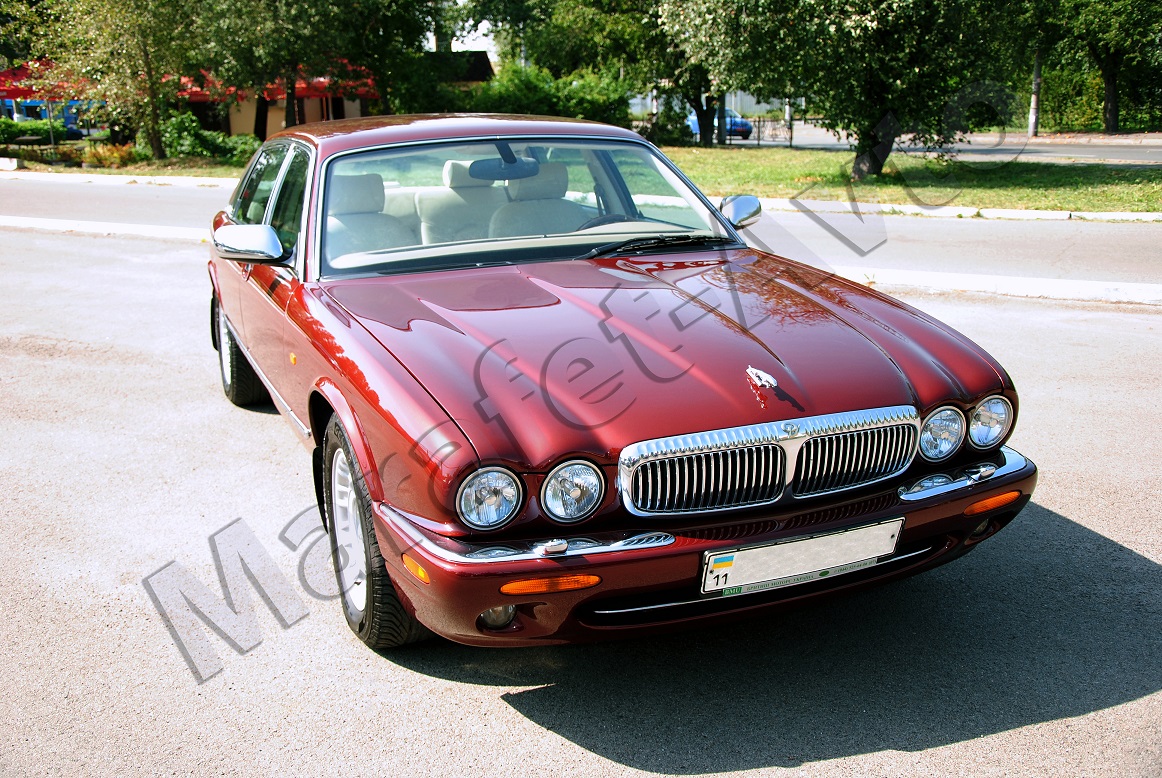 peretyajka-salona-Jaguar-XJ-Daimler-long1.jpg