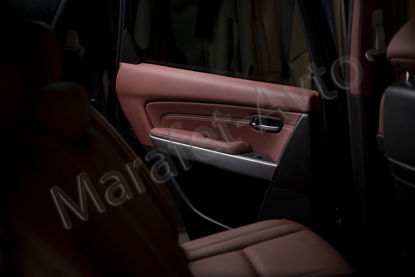 peretyajka-salona-Mazda-CX9-8.jpg